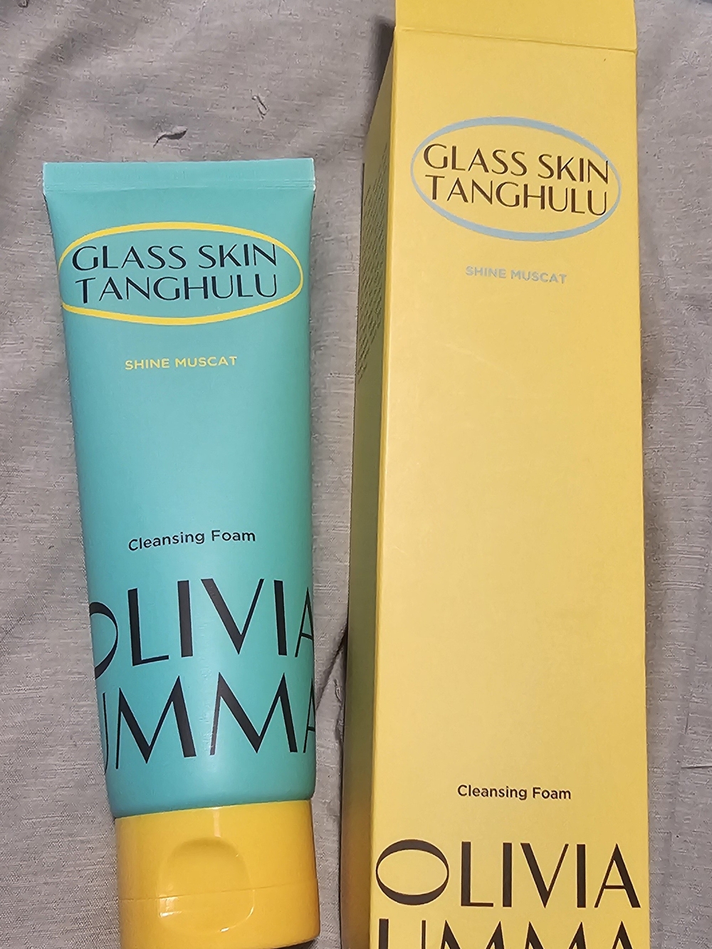 Shine Muscat Cleansing Foam - Teal & Yellow